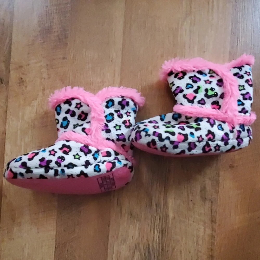Rainbow cheetah boot slippers‎